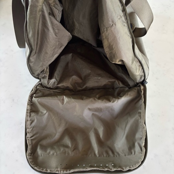Lululemon Dark Green Duffle Bag - Picture 8 of 16